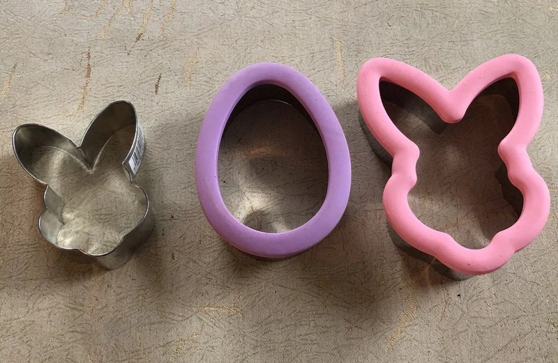 cookie cutter Easter Egg Bunny Rabbit Head rubber topped 1 Small Metal Bunny