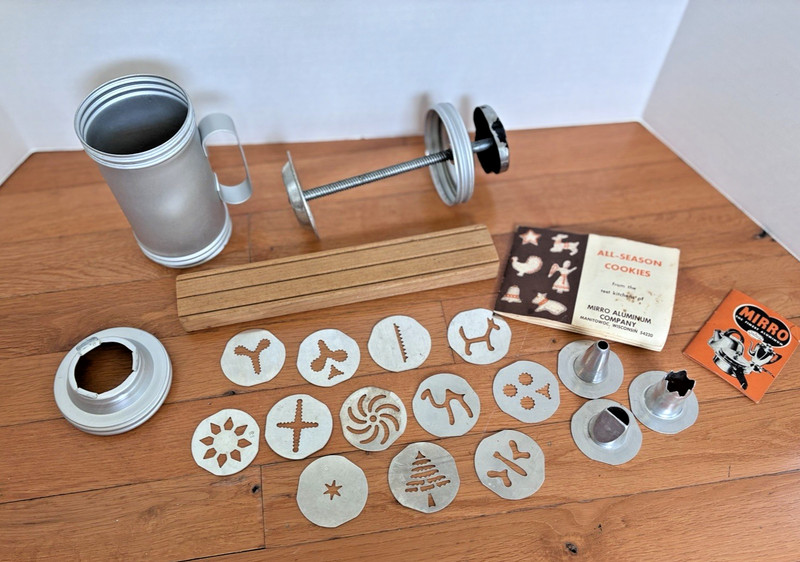 Vintage Mirro Aluminum Cookie Press 12 Discs w/ Wooden Holder