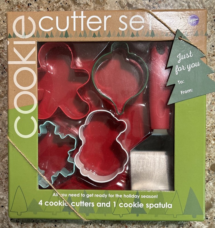 Wilton Christmas Metal Cookie Cutter Set of 4 & 1 Spatula New