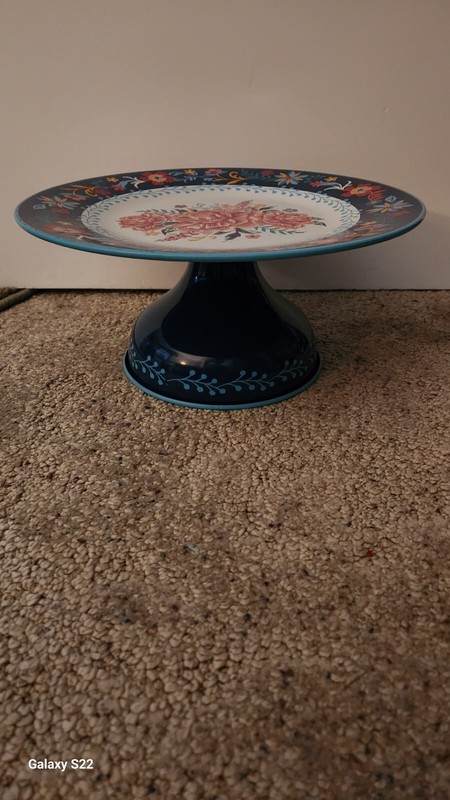Brand New Pioneer Woman Keepsake Floral Metal Cake Stand!
