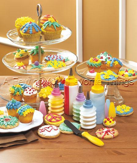 Cake & Cookie Baking Decorating Kit Squeeze Bottles Icing Tips 11-Pc gallery