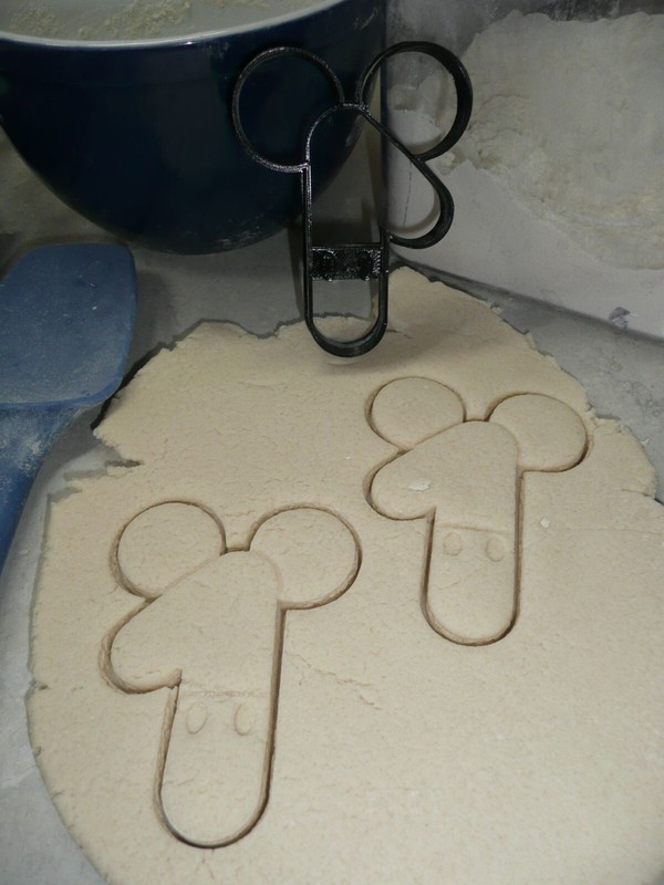MICKEY MOUSE THEMED DETAILED NUMBERS 0 TO 9 SET OF 10 COOKIE CUTTERS USA PR1640 gallery