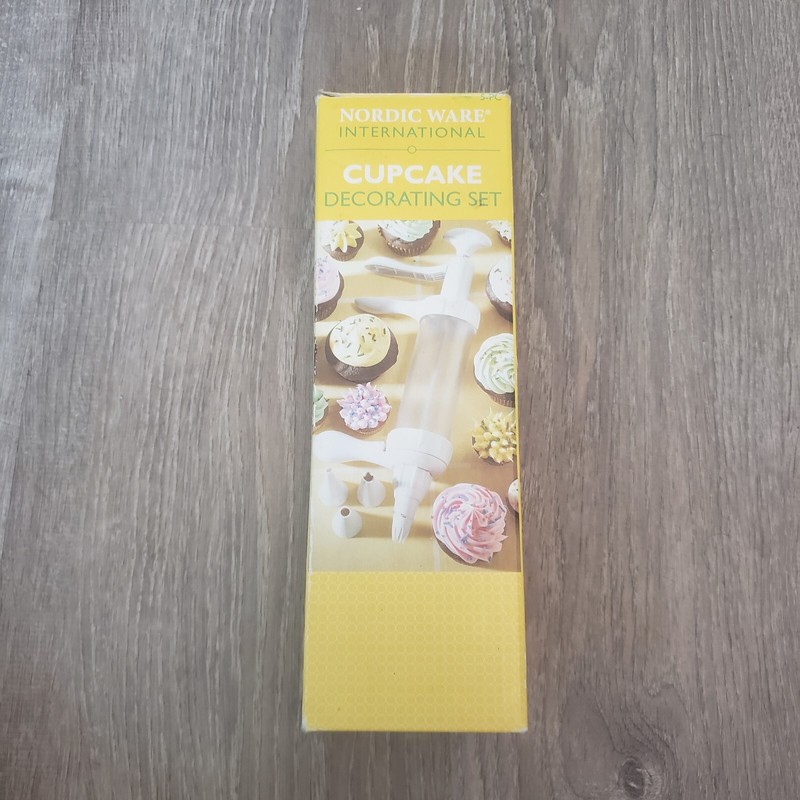 Nordic Ware International Cupcake Cake Cookie Baking Frosting Decorator Set
