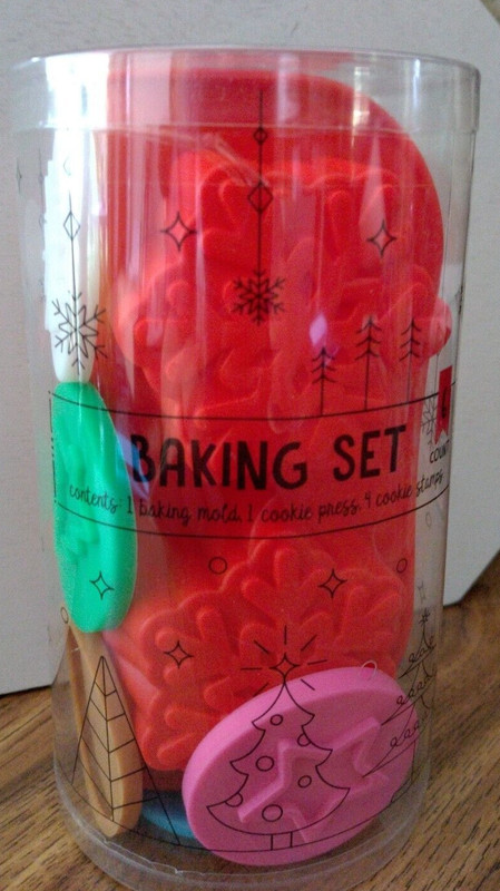 Kids Baking Set – Holiday Cookies 6 pieces Baking Mold Cookie Press Cookie Stamp