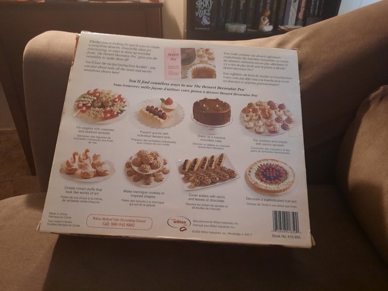 Wilton Dessert Decorator Pro Decorating Tool Set New In Box gallery
