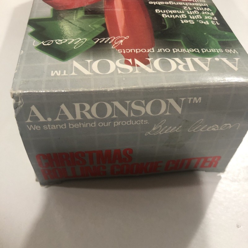 Kaplan Aronson Christmas Rolling Cookie Cutter 12 shapes - gallery