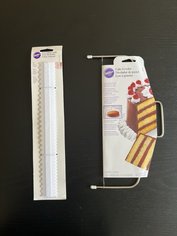 Wilton Cake Decorating Bundle gallery