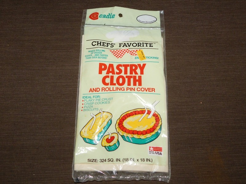 VINTAGE KITCHEN CADIE PASTRY CLOTH & ROLLING PIN COVER NEW OLD STOCK UNOPENED