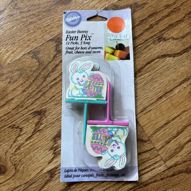 NOS NIP Set of 2 Vintg. 1996 Wilton Easter Bunny Fun Pix Cupcake Party Picks NEW gallery