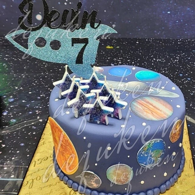 Edible Solar System -Planets -Outer Space edible cake decoration gallery