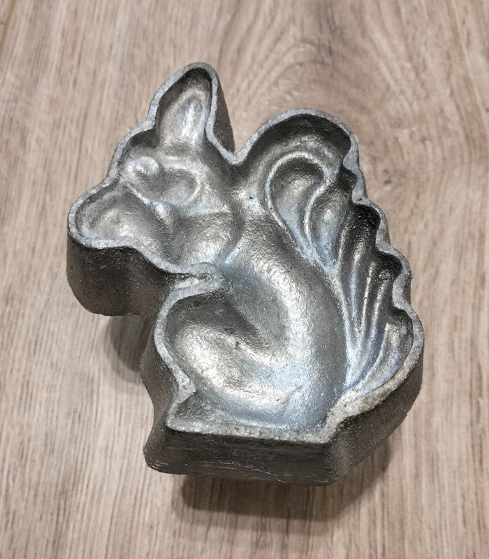 Rare Soviet gingerbread cookie cutter Hare Squirrel Duck with Handle gallery
