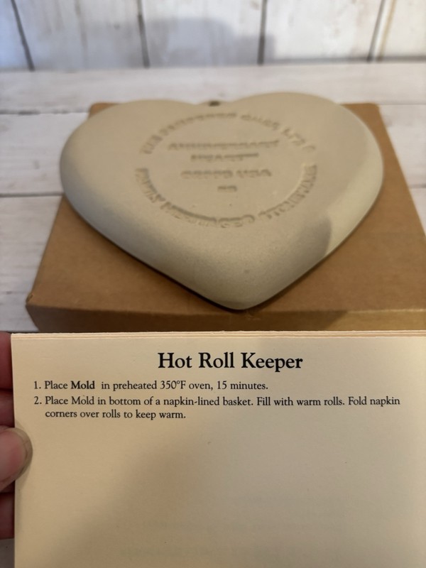 Vtg Pampered Chef 2000 Anniversary Heart Cookie Mold/Art Hot Roll Warmer NEW gallery