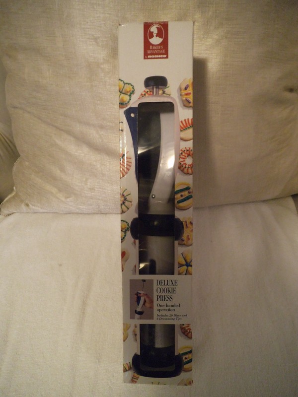 NEW BAKERS ADVANTAGE/ ROSHCO 20 DISCS COOKIE PRESS & 6 DECORATING TIPS 1 HANDED gallery