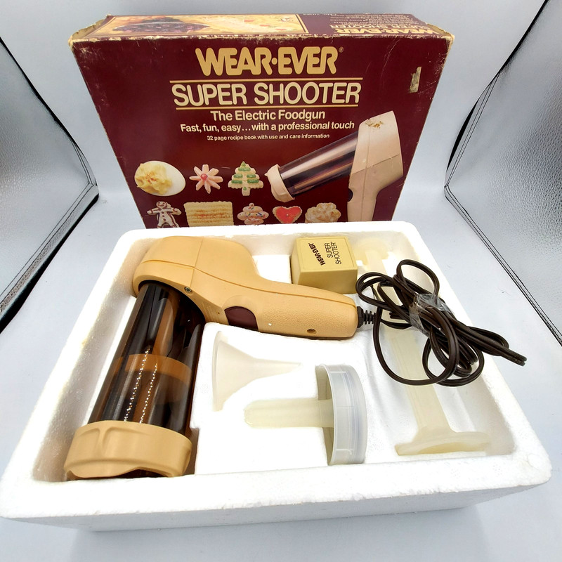Vintage Wear Ever 70123 Super Shooter Electric Cookie Press WORKS COMPLETE gallery