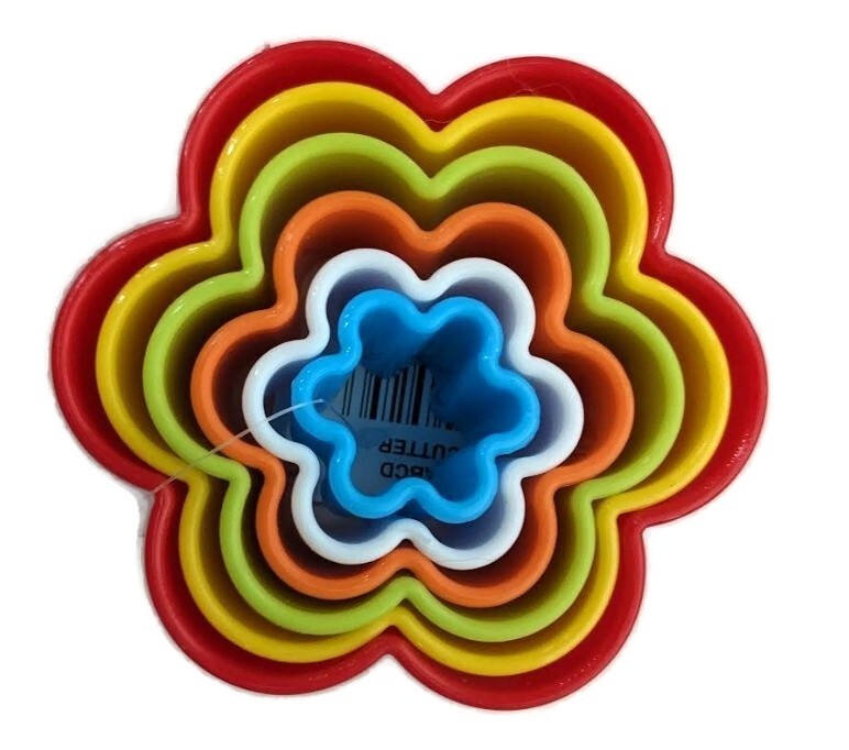 Cookie Cutters Flower Design New W/Tag. 6 sizes FREE SHIPPING