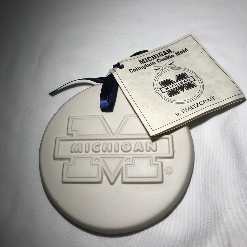 Pfaltzgraff University Of Michigan Stoneware College Cookie Baking Mold