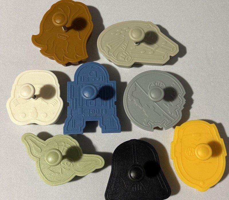 Williams Sonoma Star Wars Cookie Cutter Press Set of 8 Used