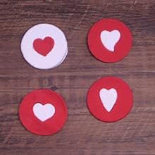 Create Sweet Memories with Our 4-Piece Mini Heart Cookie Cutter Gift Set - Steel gallery