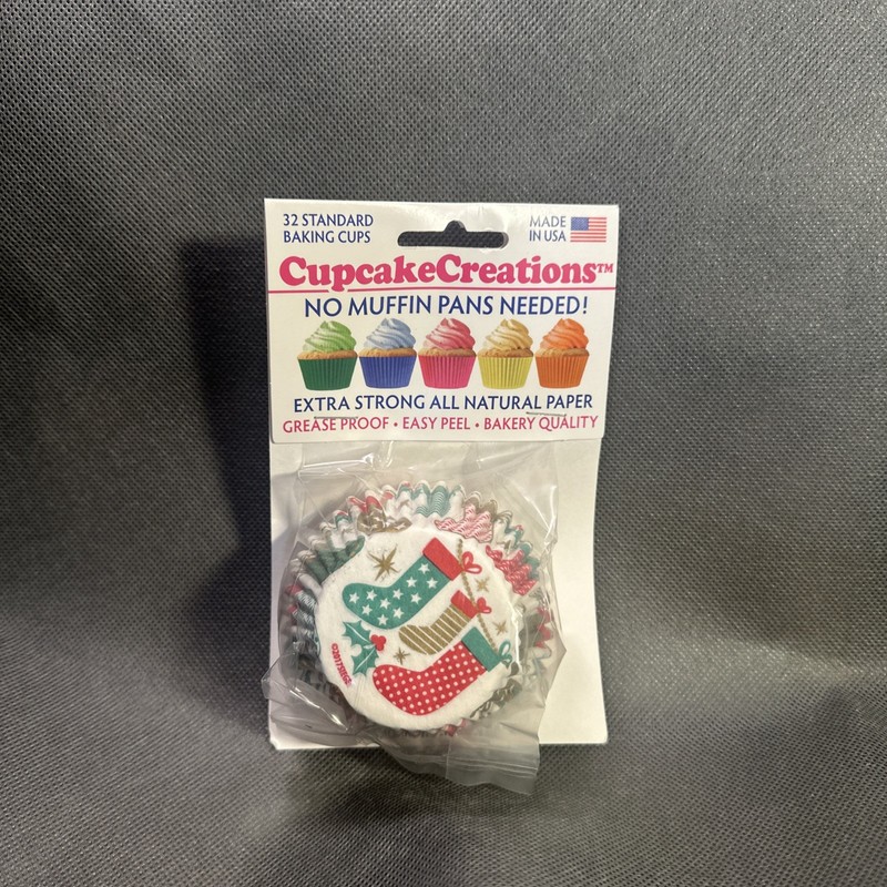 Cupcake Creations Christmas Stockings Cupcake Liners No Muffin Pan, 32 Cups