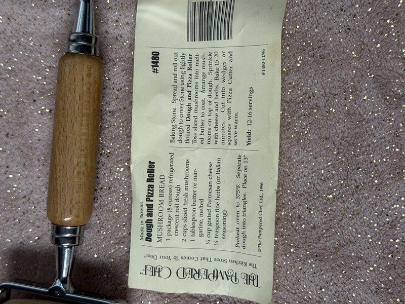 PAMPERED CHEF Dough Pizza Wooden Bakers Roller #1480 UNUSED Perfect Rolling Pin gallery
