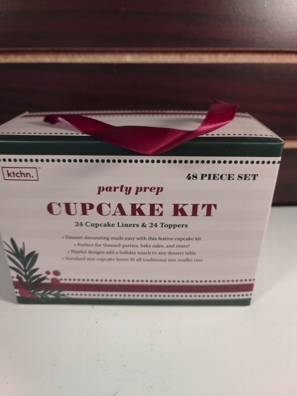 CORE Cupcake Kit 24 Liners 24 Toppers Christmas Holiday Whimsical Decorate Theme gallery