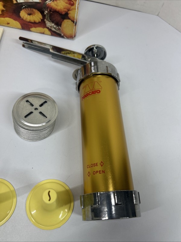 Marcato Atlas Biscuits Maker Cookie Press from Italy, 20 Discs and 4 Tips gallery