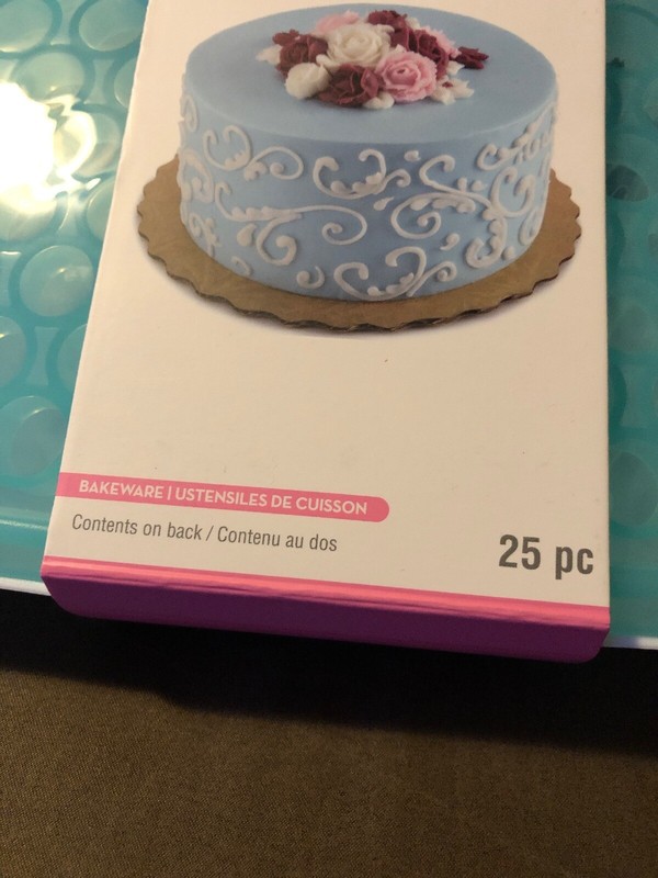 Celebrate Decorating Kit Tip Set 25pcs gallery