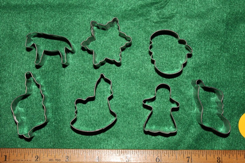 MINIATURE CHRISTMAS COOKIE CUTTERS STAINLESS STEEL SET OF 7 MADE U.S.A. #8