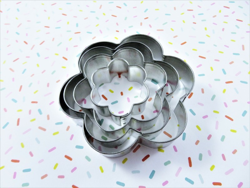 Metal Cookie Cutters Mixed Lot Of 7 Spring Theme Flowers Rolled Safety Edge gallery
