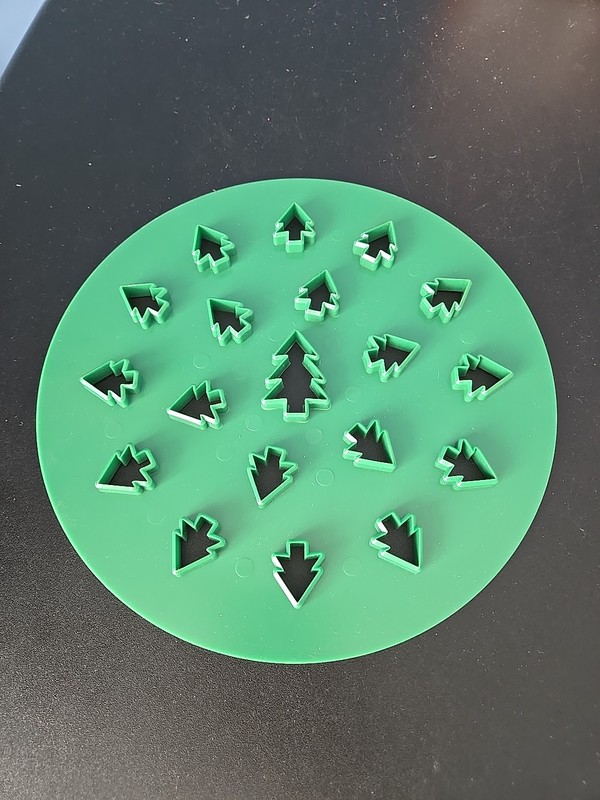 Pie Crust Stencil Cutting Pattern Christmas Trees Green 9.75” Rowoco Hong Kong