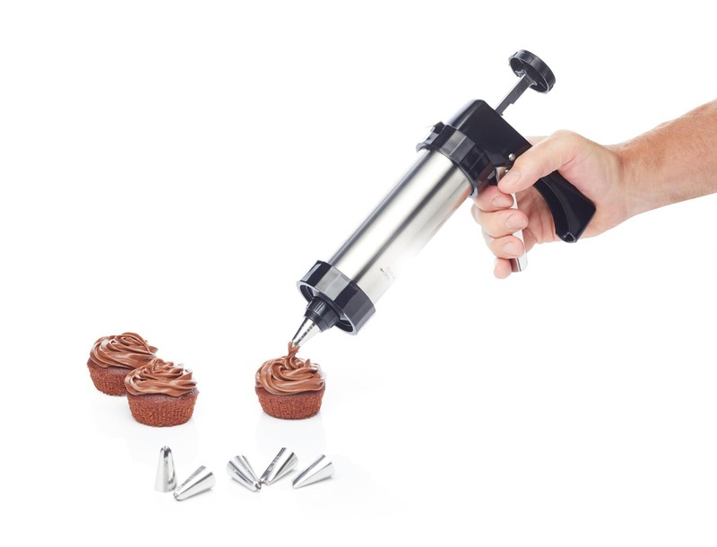 Professional Icing Set for Cake Decorating - 12 Tips, Pastry Bags & Tools gallery