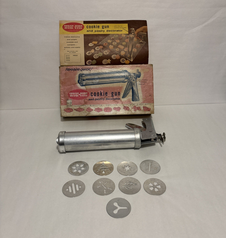 Vintage Wear-Ever Cookie Gun Pastry Decorator Trigger-Quick In Box 9 Discs