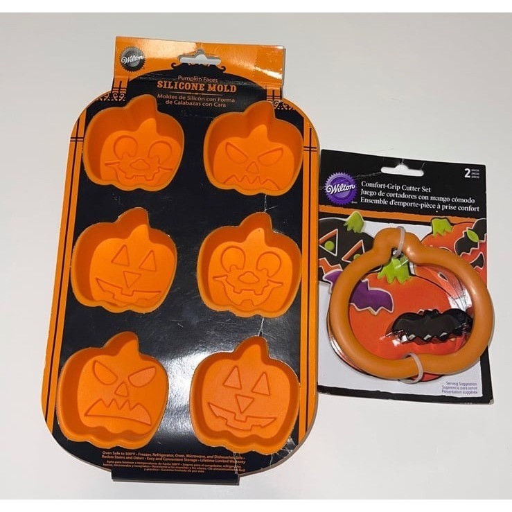 Wilton Halloween pumpkin silcone mold and pumpkin/bat cookie cutter