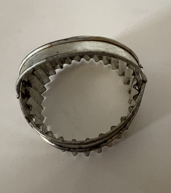Vintage Metal Circle Biscuit/Cookie Cutter With Scalloped Edge & Handle gallery