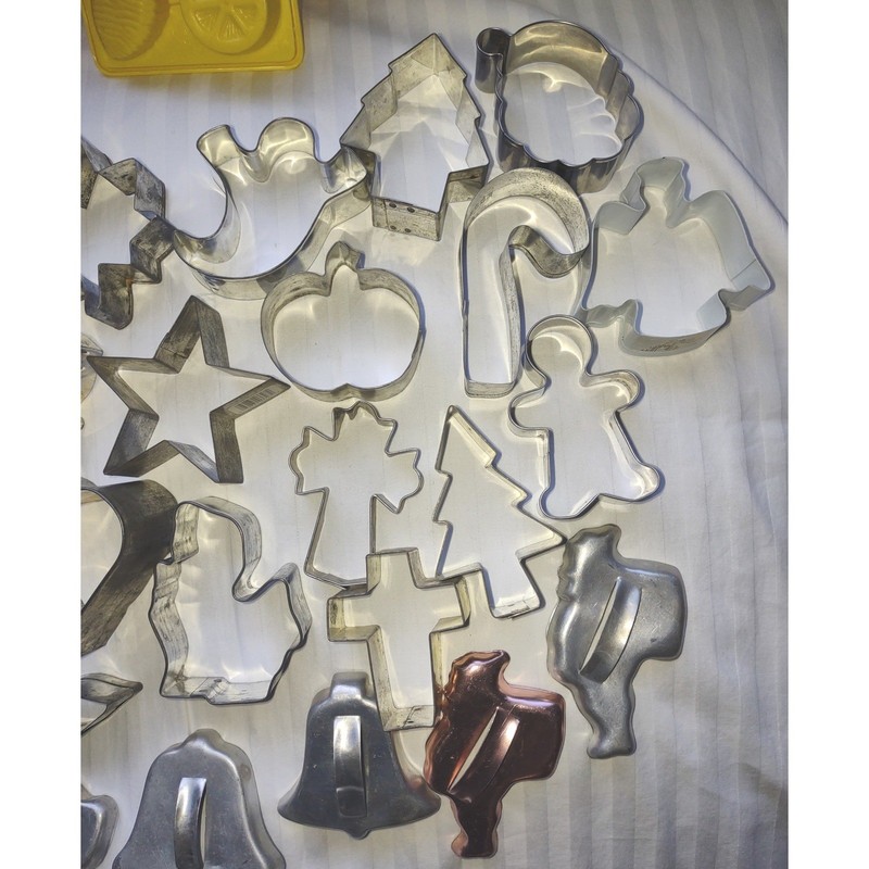 Large Lot of 50+ Cookie Biscuit Cutters Tin Copper Aluminum + 2 Plastic Molds gallery