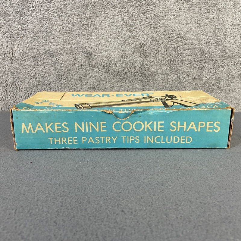 Vintage WearEver Cookie Gun Press Set Aluminum Silver 9 Discs 3 Tips With Box gallery