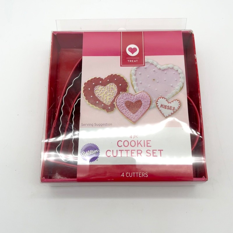 Wilton Cookie Cutter Set Heart Shaped Valentine’s Day Treat 4 pc