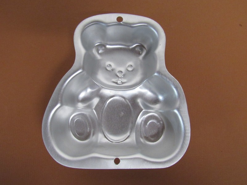 Bear Cake Mold ~ 5″ x 5 1/2″