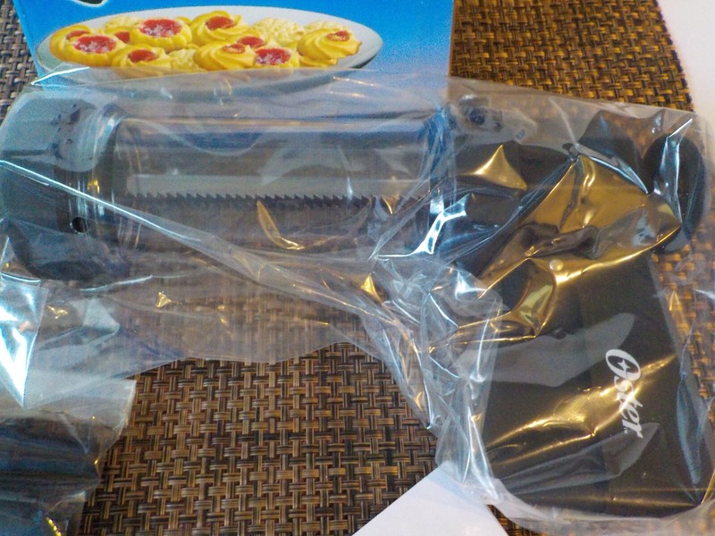 Oster 20 Piece Cookie Press And Decorating Set # 53180 gallery