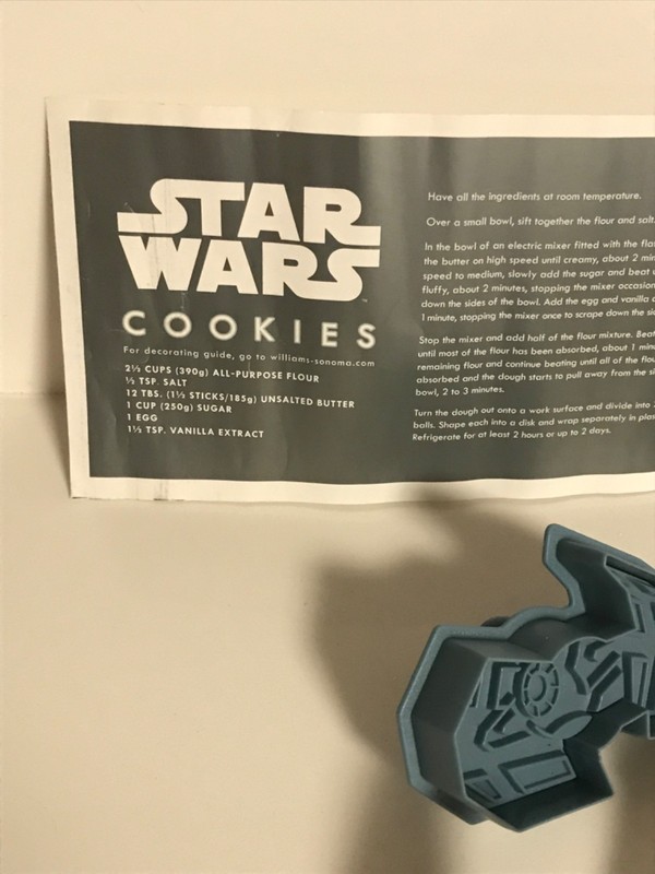 Williams Sonoma Star Wars Cookie Cutters Press & Stamp Set 4 with Plunger - NWOT gallery