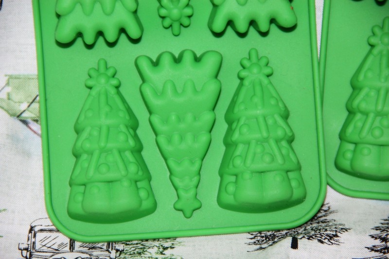 (2) Green Christmas Tree Silicone Baking Molds~ Soap and Baking Pastry gallery
