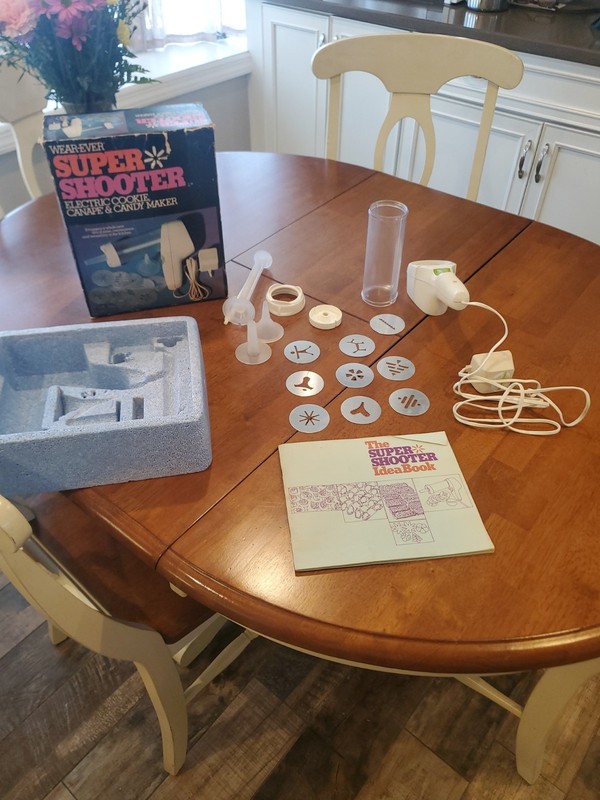🔥Vintage Wear-Ever Super Shooter 70001 Electric Cookie Candy Maker w/Box Tested gallery
