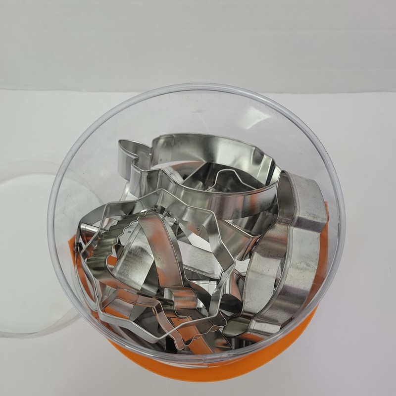 Wilton's 18 Piece Metal Cookie Cutter Set Happy Halloween gallery