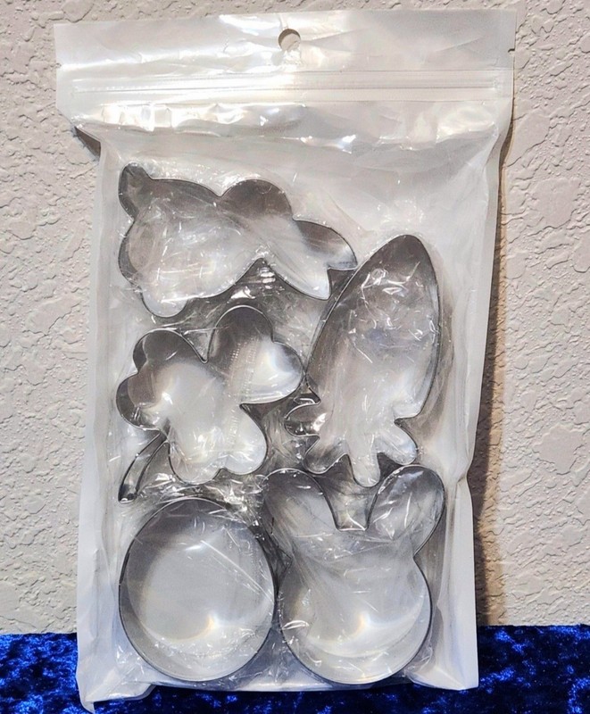 Cookie Cutters 5 Pc. Easter Set ~ Egg, Bunny, Rabbit, Carrot, Clover ~ NIP