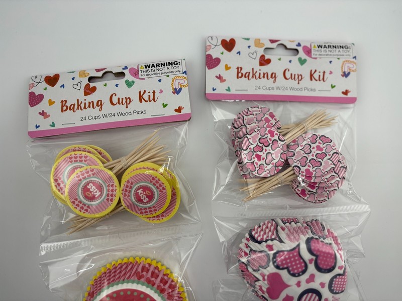 96 Cupcake Liners Baking Cups & Picks 4 Pack Valentines Day Hearts Love Kiss gallery