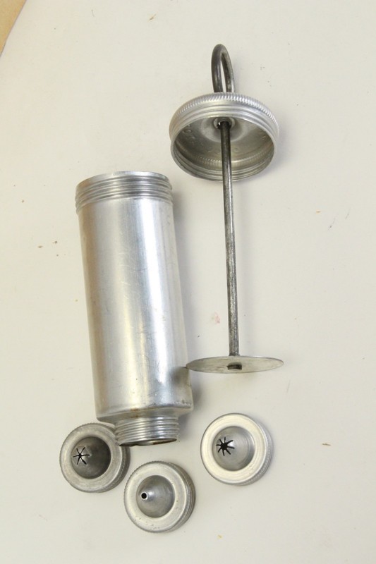 Vintage Mirro Cookie Cooky Pastry Press &Decorator Set W/ Extra Cheese Press gallery