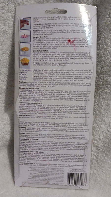 NEW Wilton Decorating Nail Set 8 Pieces Total; 3 Flower & 1 Cupcake gallery