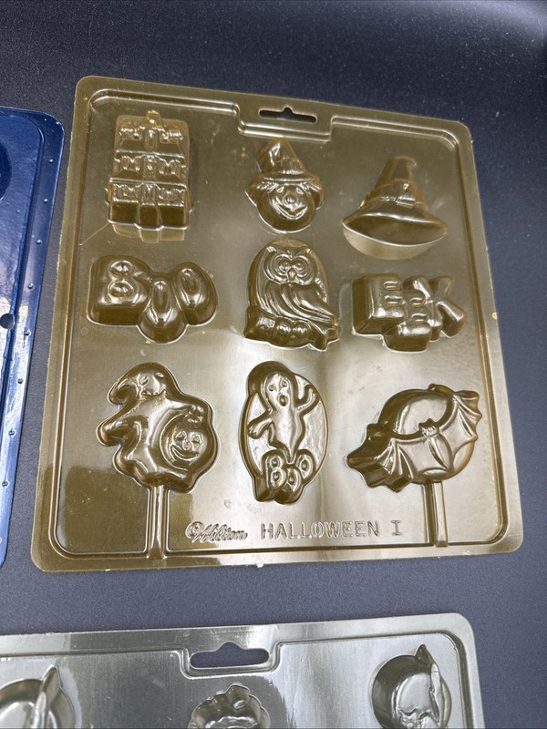 LOT 4 Plastic Candy Mold Chocolate Molds Halloween Vintage Wilton Hallmark gallery
