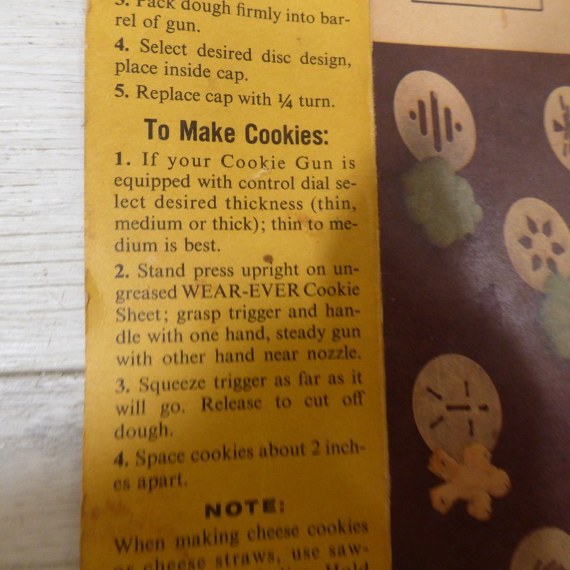 Vintage Wear-Ever Cookie Gun Pastry Decorator #3365 gallery