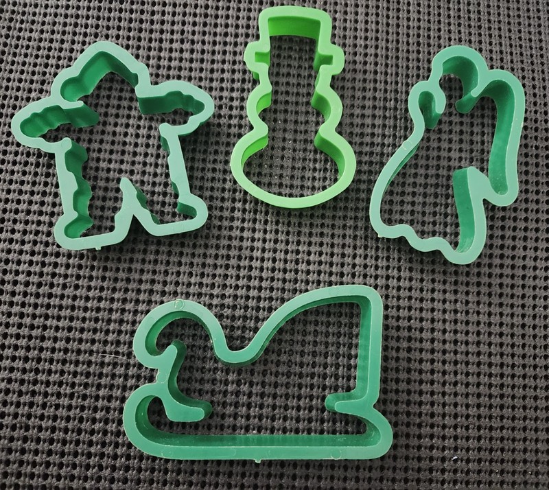 Christmas Cookie Cutters Set Of 4 Santa Angel Snowman Sleigh